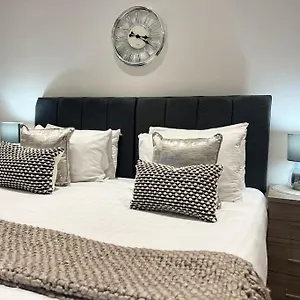  Apartment Master In